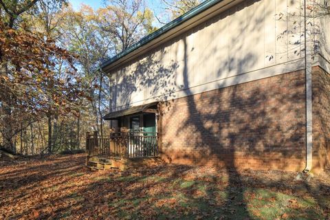 A home in Dawsonville