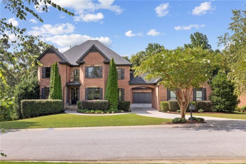 Homes For Sale - 4824 Deer Creek Court<br/> Flowery Branch, GA 30542