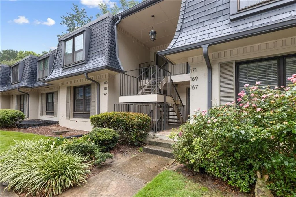 167 Maribeau Square NW