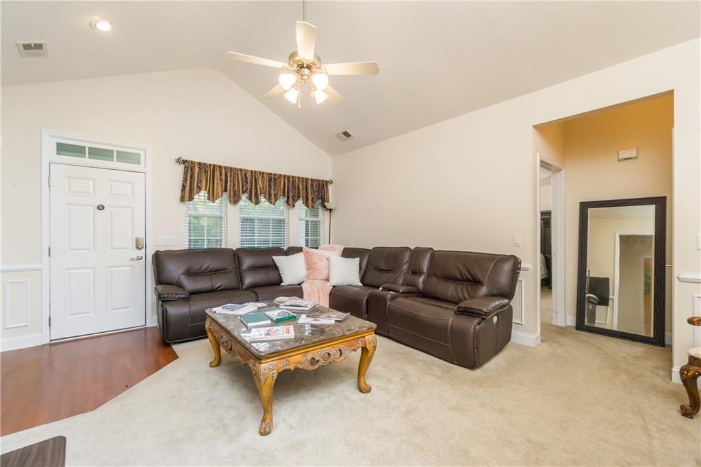 2623 Grapevine Circle #602, Cumming, Georgia image 6