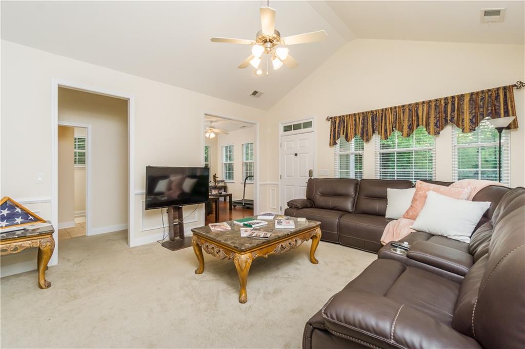 2623 Grapevine Circle #602, Cumming, Georgia image 7