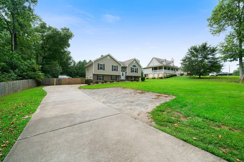 1394 Rainey Road