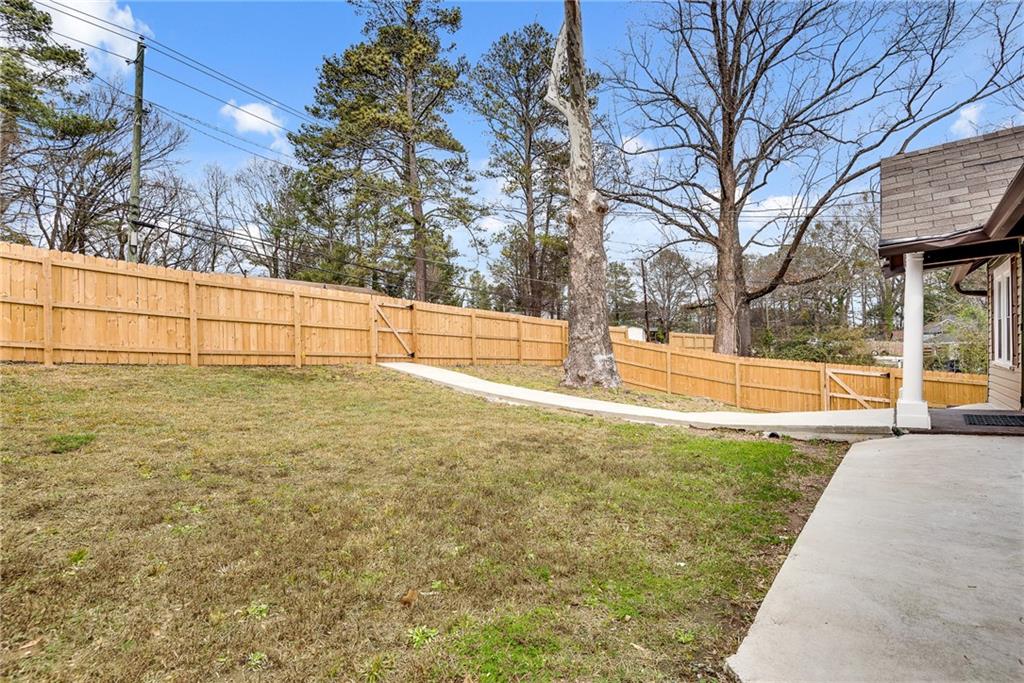 335 Fairburn Road NW
