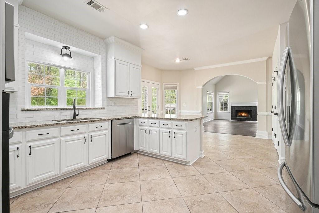1010 Allenbrook Lane, Roswell, Georgia image 24