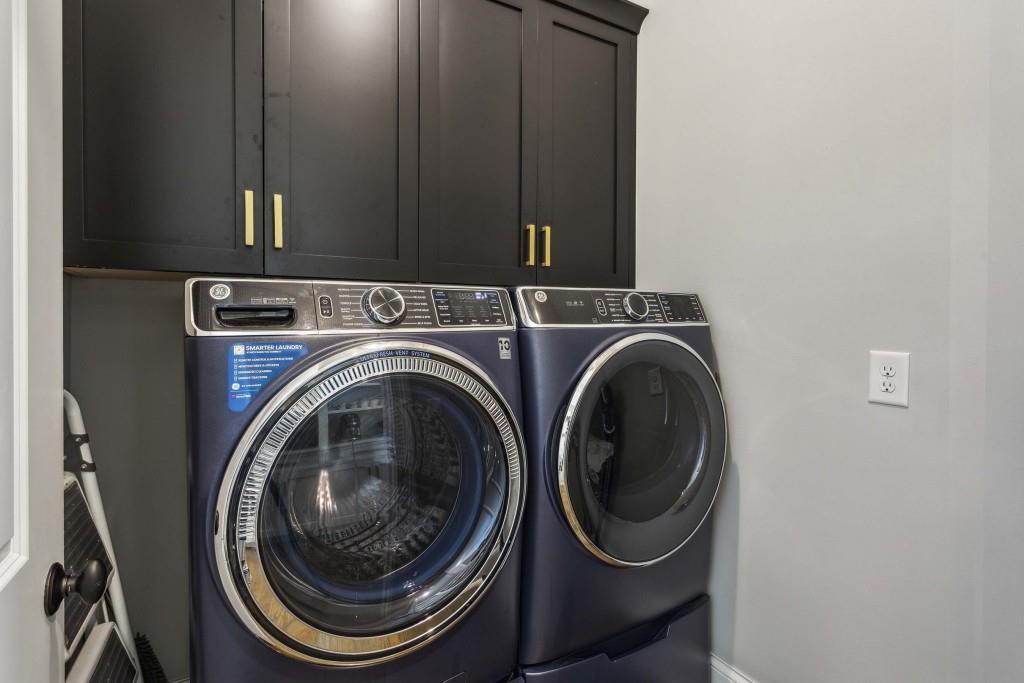 The Oaks At Mill Pond - Residential