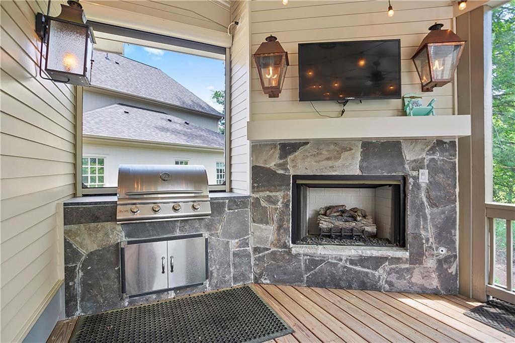 The Oaks At Mill Pond - Residential