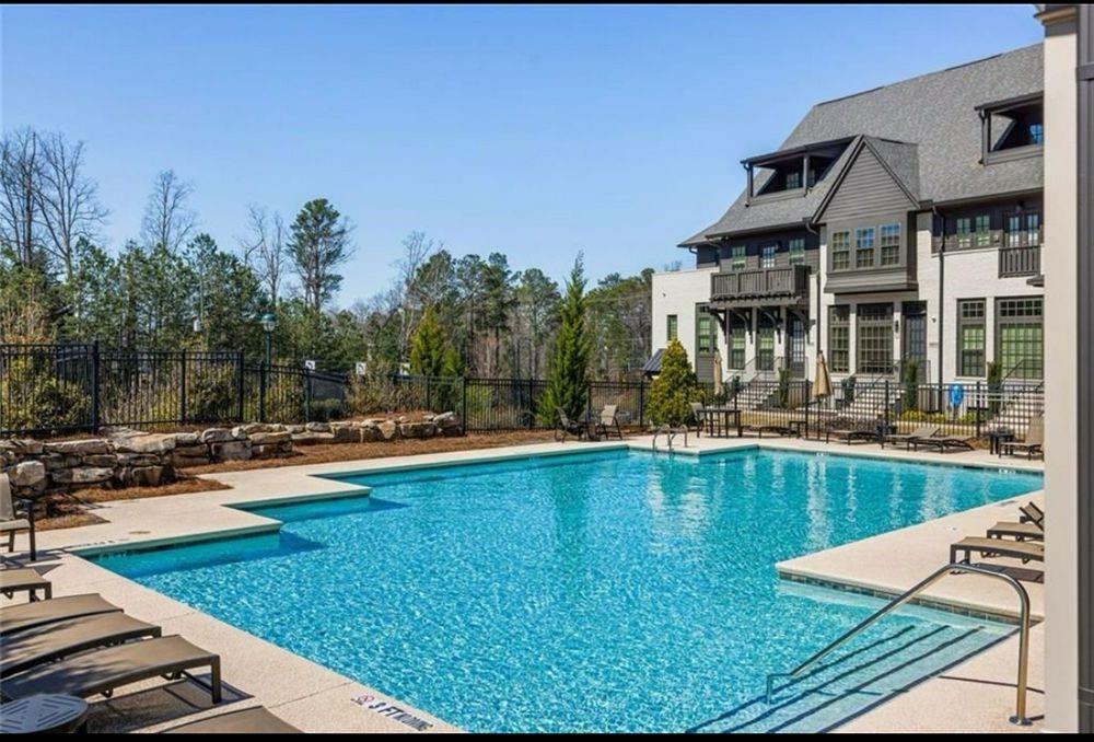 6626 Sterling Drive, Sandy Springs, Georgia image 37