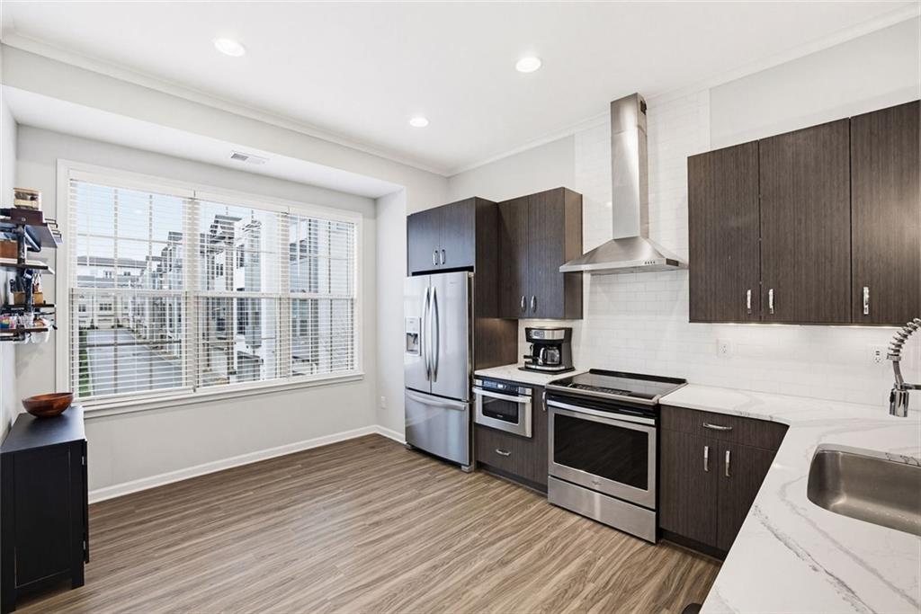 629 Broadview Place NE