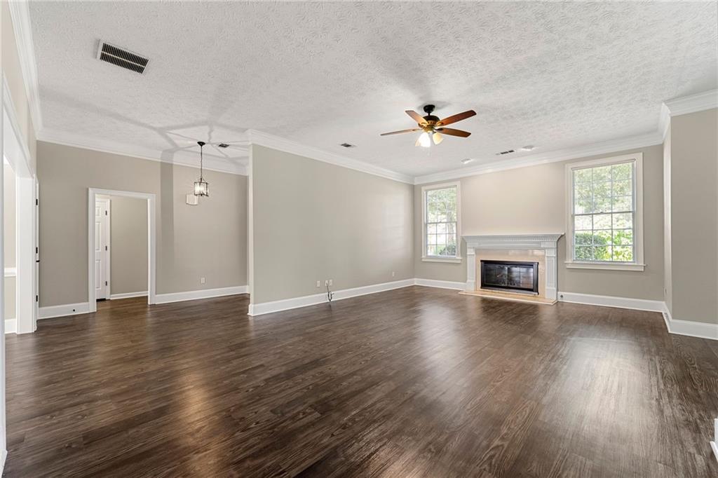 651 Clubland Circle SE