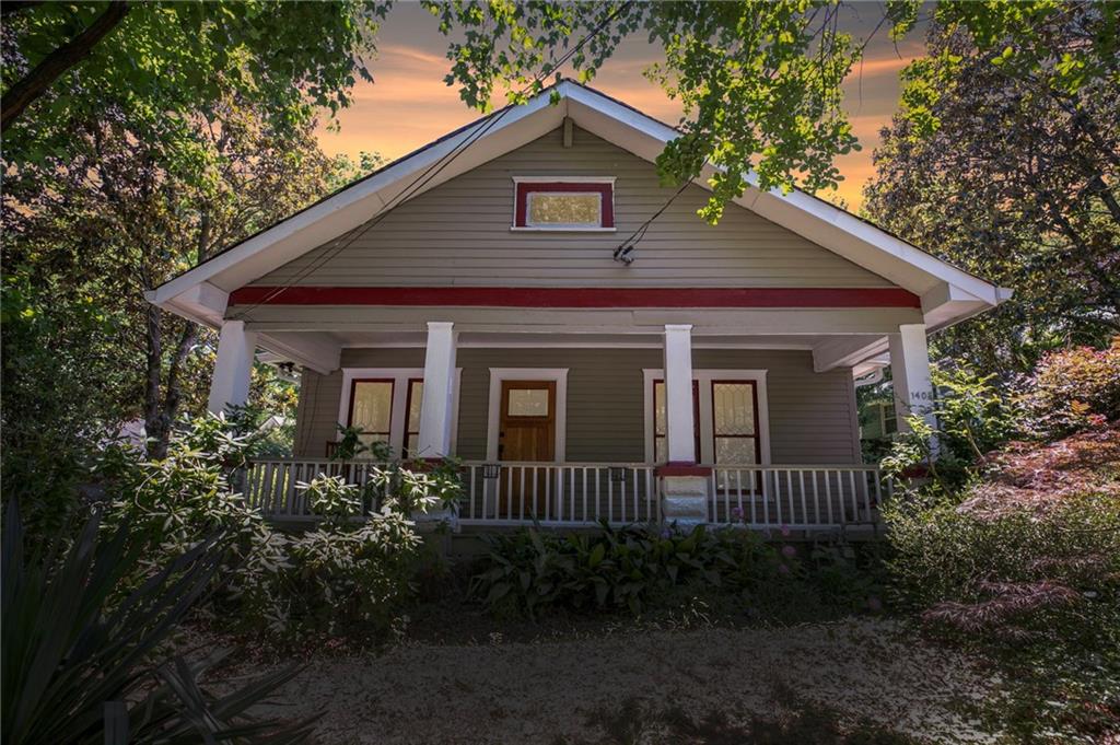 1405 May Avenue SE