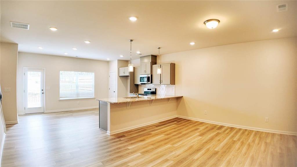 102 Jacobs Farm Lane 40