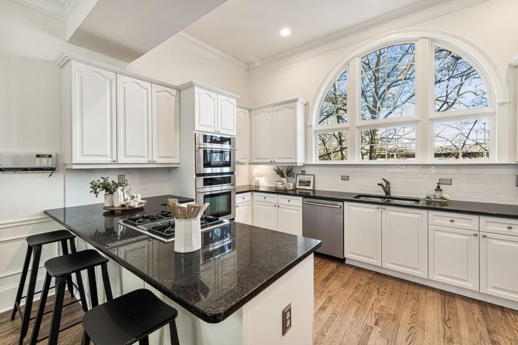 802 Clifton Heights Lane NE