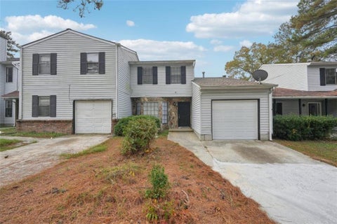 Townhouse For Sale - 703 Pine Tree Trail<br/> Atlanta, GA 30349