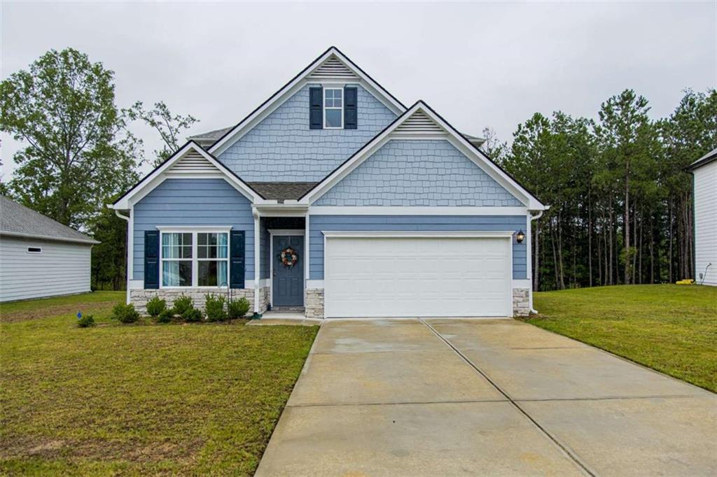 Located in Emerald Oaks, this 3 bedroom 2.5 bathroom is like new! LVP flooring flows throughout the main floor including foyer, dining room, kitchen, living room and spacious owner's suite. The large ensuite has a walk-in closet, soaking tub, walk-in shower and double vanity. Upstairs a huge bonus space sits off two bedrooms and a large full bath. Outside a covered porch overlooks a quiet backyard.