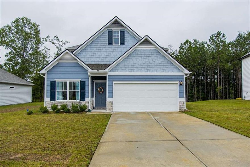 Located in Emerald Oaks, this 3 bedroom 2.5 bathroom is like new! LVP flooring flows throughout the main floor including foyer, dining room, kitchen, living room and spacious owner's suite. The large ensuite has a walk-in closet, soaking tub, walk-in shower and double vanity. Upstairs a huge bonus space sits off two bedrooms and a large full bath. Outside a covered porch overlooks a quiet backyard.