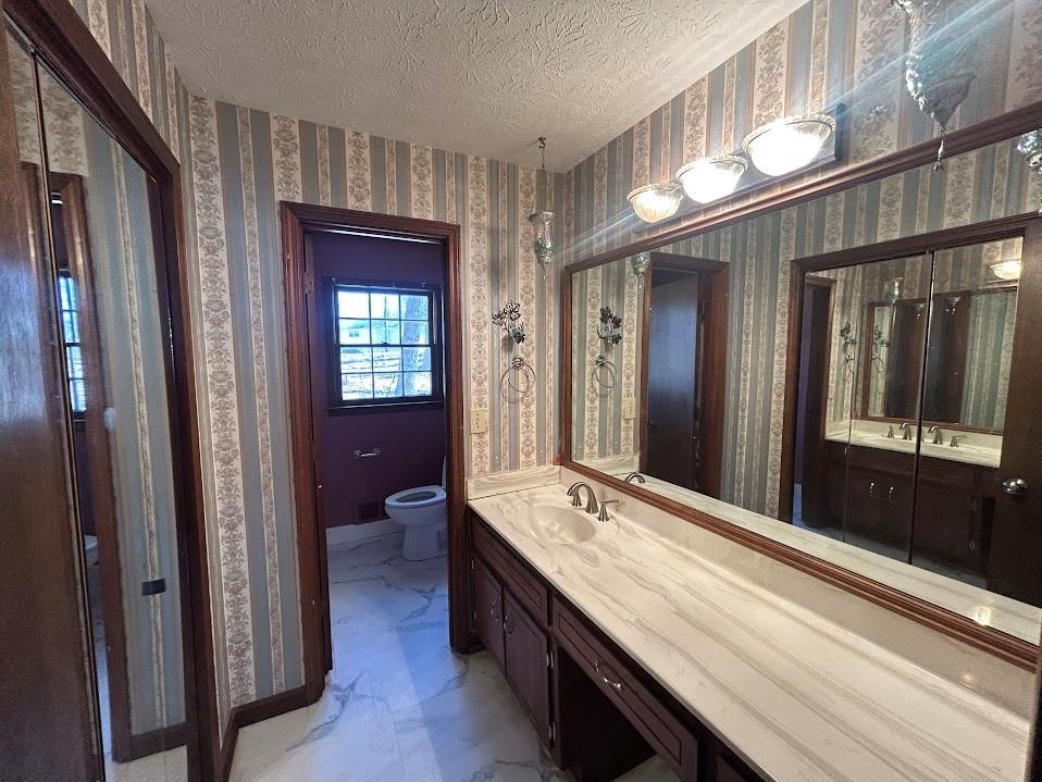1709 Oak Ridge Circle, Stone Mountain, Georgia image 7