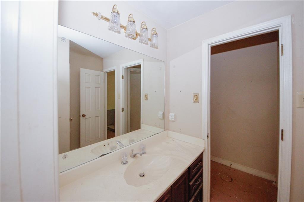 110 Vistacrest Way, Roswell, Georgia image 25
