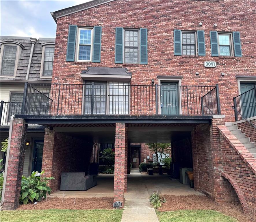 Spacious 3-bedroom, 2.5-bathroom home in Highly Desirable Georgetown of Atlanta. Well Renovated Unit in the Neighborhood. Kitchen with New Stone Countertops, New Oven, New Cooktop, New Dishwasher and New Backsplash. Open Concept design is Ideal for Busy Professionals. Near Public Transportation, Near Shopping, Easy Access to I-85 & I-285. Minutes to Midtown, Buckhead, CDC, Emory and others. Front Large Porch is Excellent for the Afternoon Coffee or Guest Gatherings. New Luxury Vinyl Flooring for easy Cleaning. Hardwood/LVP Throughout the Whole House. Community has Club House, Swimming Pools, Tennis Courts, and others.