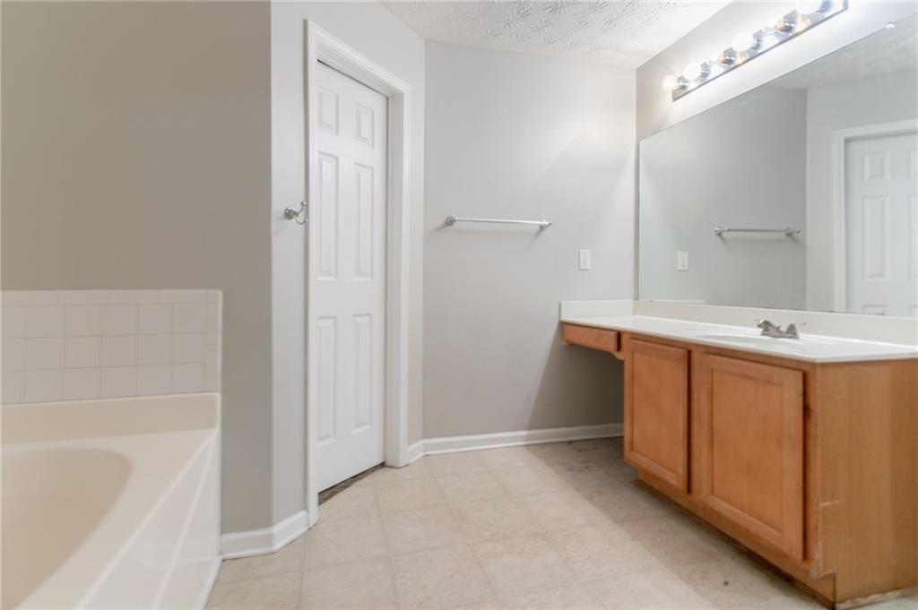 541 Shadow Valley Court, Lithonia, Georgia image 14