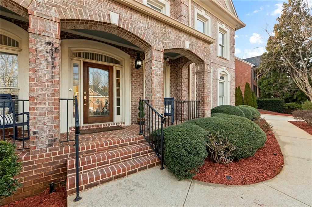 1204 Grand View Drive SE