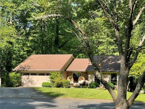 210 North Trace Alpharetta GA 30009