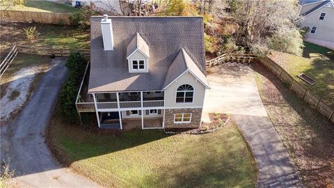 A home in Dahlonega