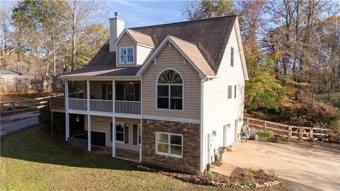 A home in Dahlonega