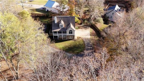 A home in Dahlonega