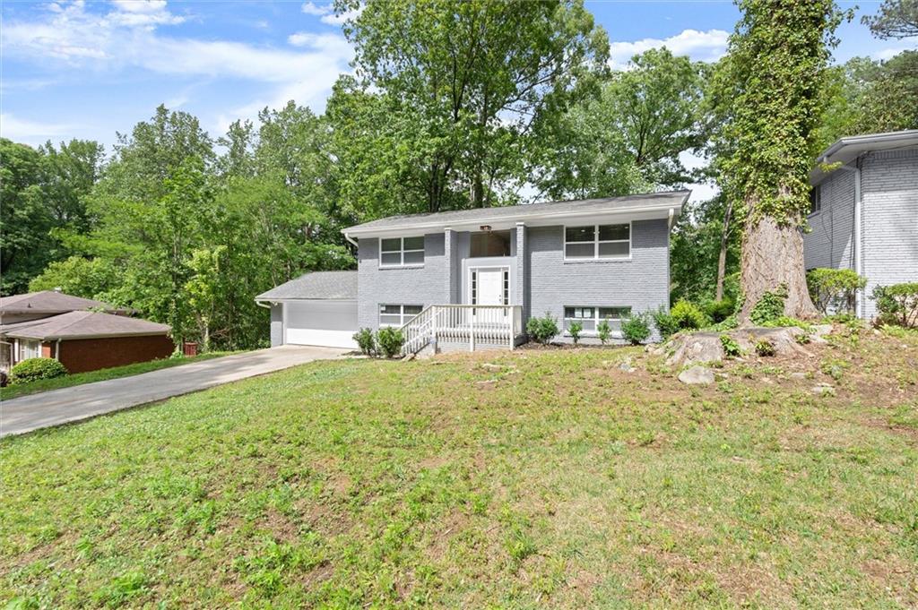 495 Larchmont Circle NW