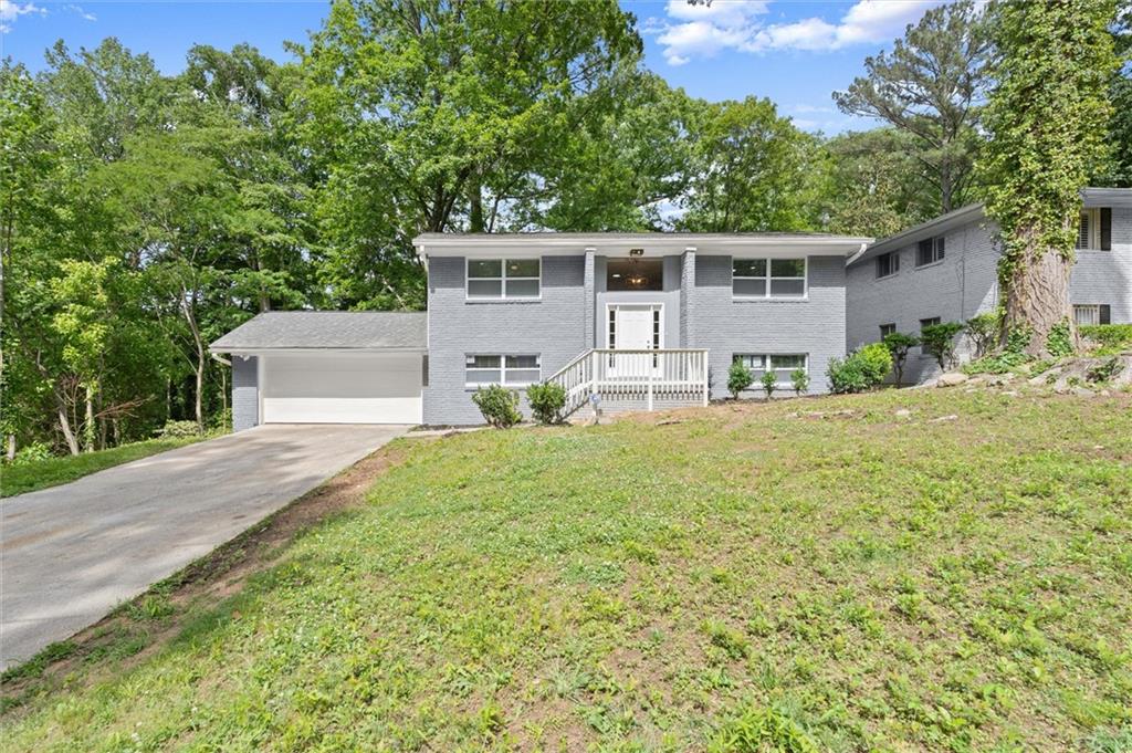495 Larchmont Circle NW