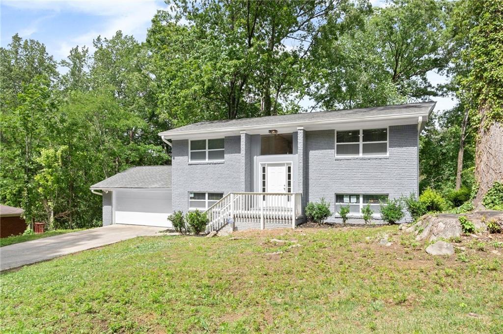 495 Larchmont Circle NW