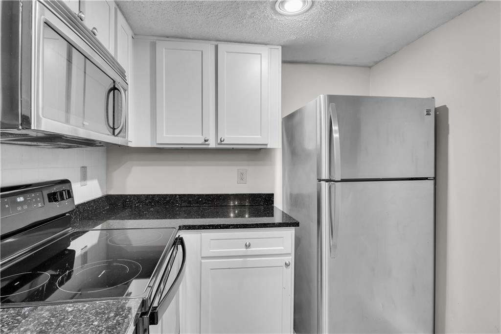 6900 Roswell Road 10Q