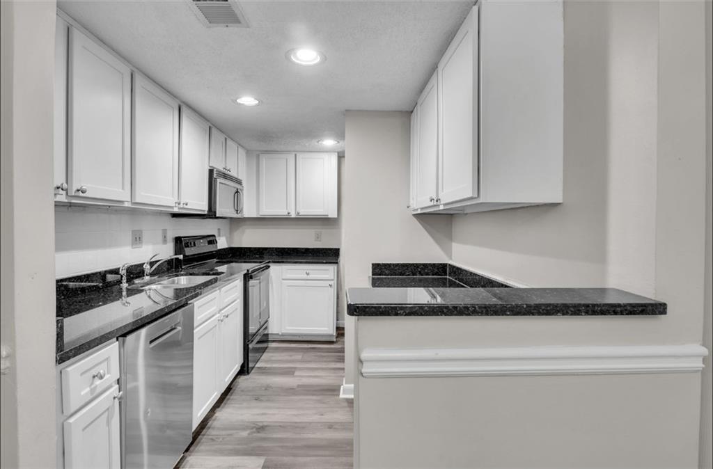 6900 Roswell Road 10Q