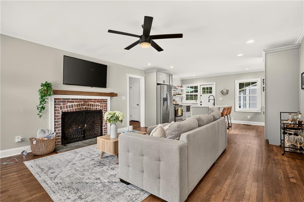 317 Phillips Drive SE