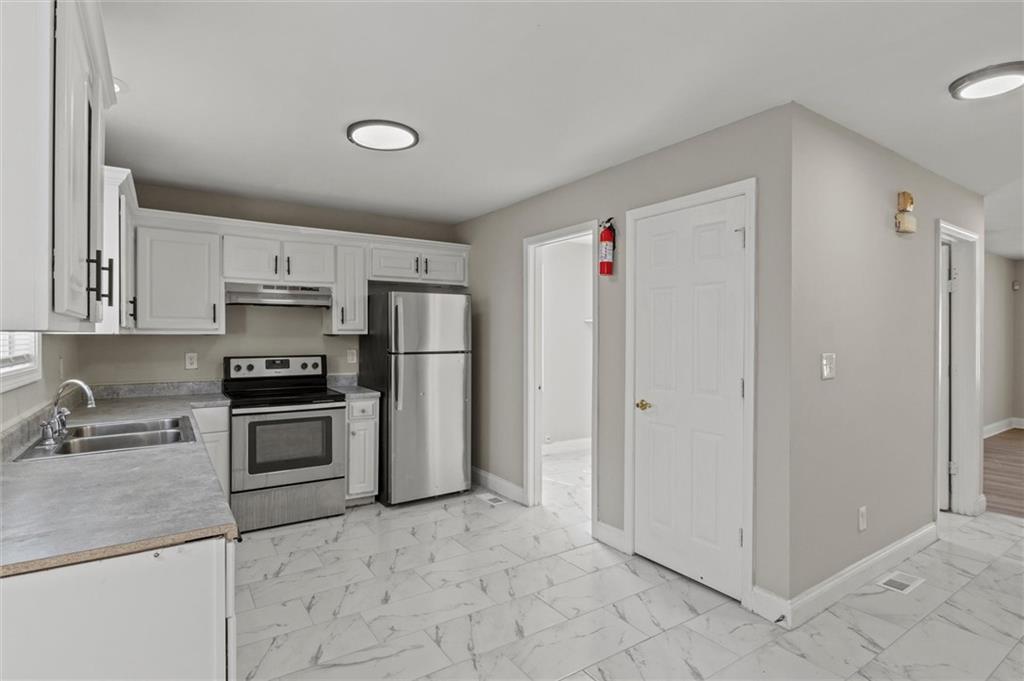 1088 Hubbard Street, Atlanta, Georgia image 9