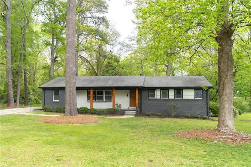 Motivated Sellers !!! Price has been refresh . Come on in  and view this charming Renovated Ranch Home! Location, location, location! Nestled in the heart of the beautiful Marietta community, this stunning ranch-style home is surrounded by trees and offers plenty of space for your family to thrive. The home has been thoughtfully renovated, featuring brand-new flooring and fresh interior and exterior paint throughout. Home has new lighting fixtures, hardware, new tile in the bathrooms and backslash for a fresh and modern look. The open concept layout is perfect for family gatherings and creating lasting memories. The spacious master suite includes a beautifully renovated bathroom, while one of the additional bedrooms has its own private bathroom, ideal for guests or family. Home has plenty outdoor space for those family get togethers. 
This home is ready for a wonderful family to make it their own. Don’t miss out on this fantastic opportunity in a prime location! Contact us today for more details or to schedule a viewing.