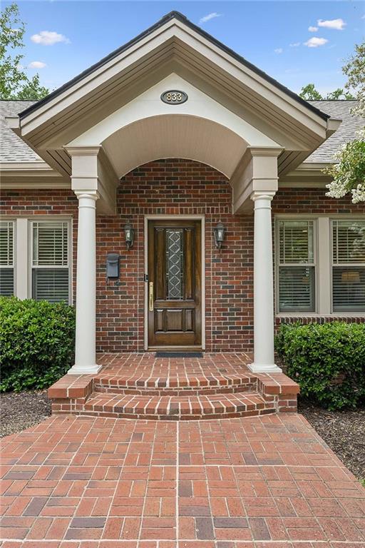 833 E Morningside Drive NE