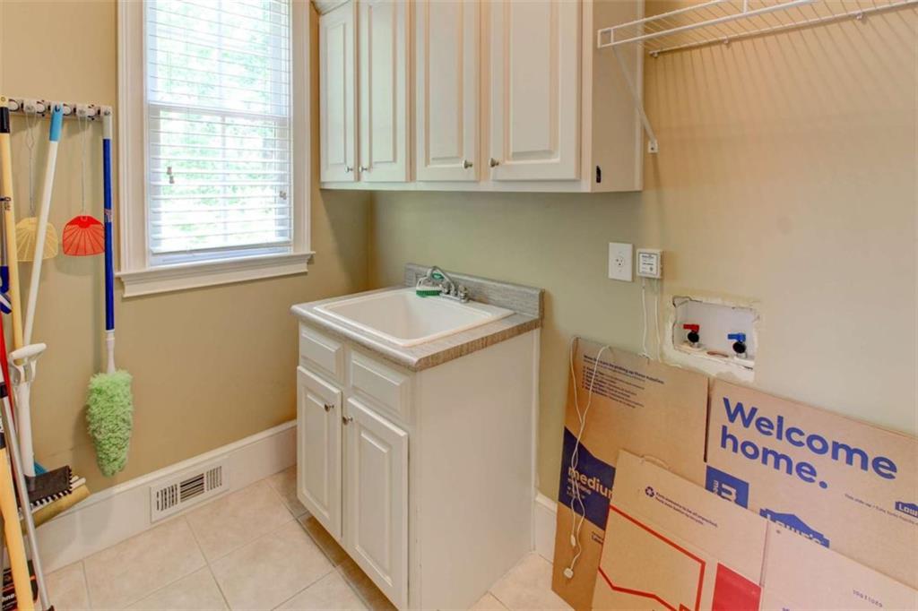 7520 Ledgewood Way, Suwanee, Georgia image 42