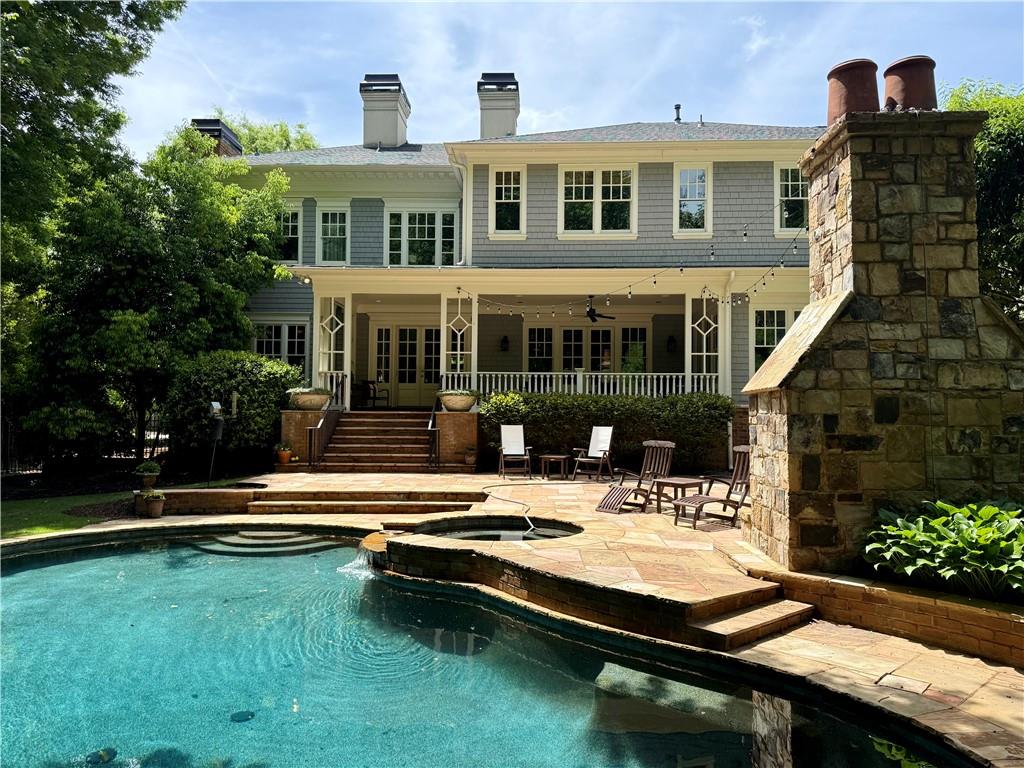 2000 Lancaster Square