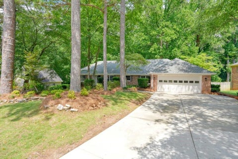 Homes For Sale - 556 Lees Trace<br/> Marietta, GA 30064