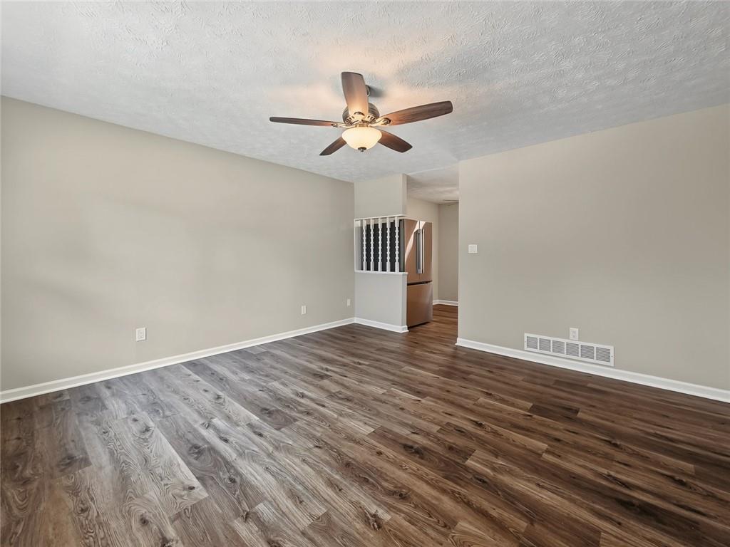 1898 Burfordi Drive SW