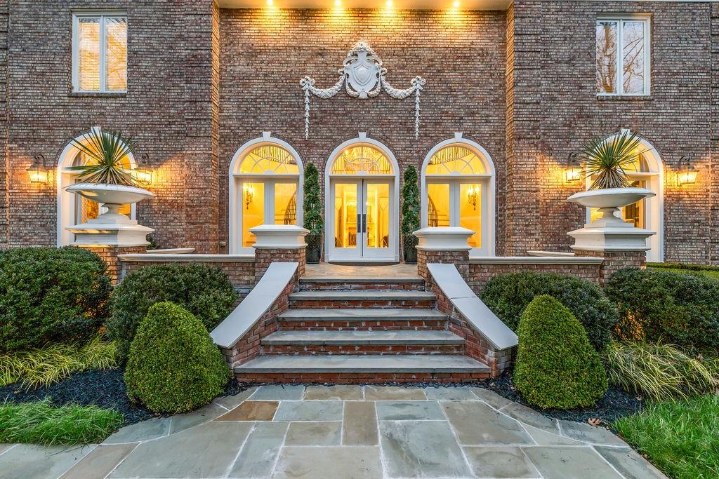 1450 Northwold Drive