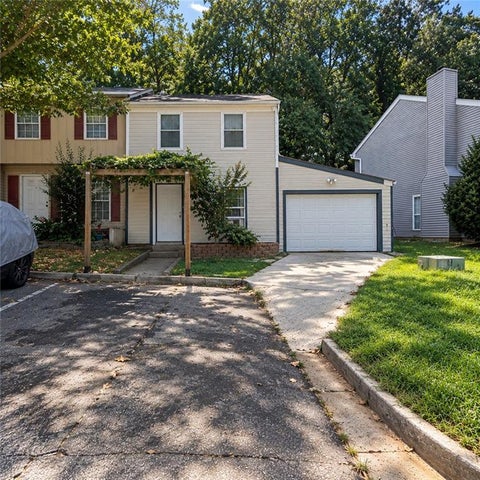 Townhouse For Sale - 3734 Jamestown Court<br/> Atlanta, GA 30340