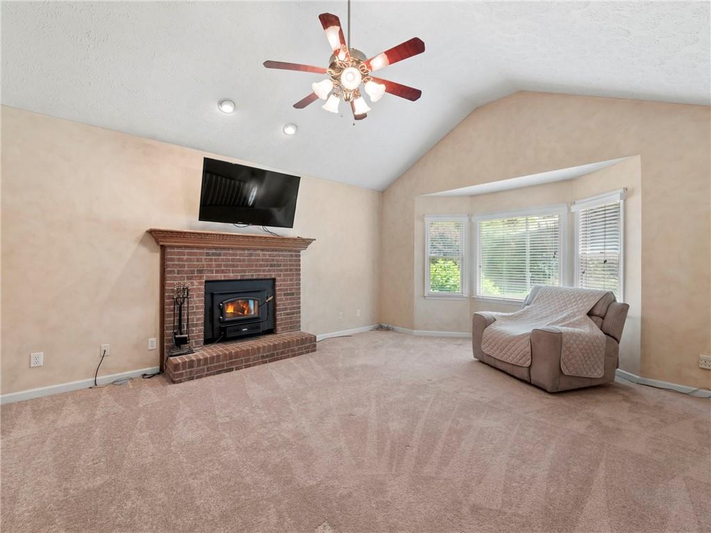 4654 Fox Forrest Drive, Flowery Branch, Georgia image 6