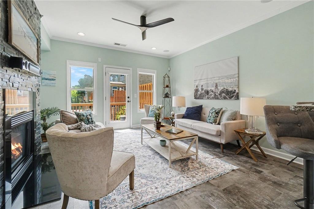 1215 Lavista Circle