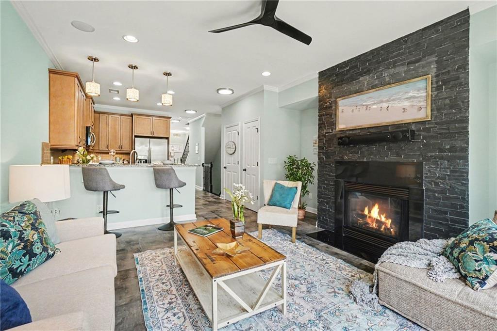 1215 Lavista Circle