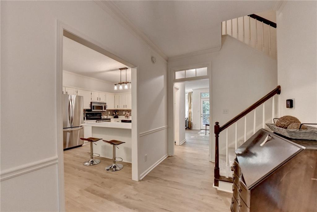 248 Riverview Trail, Roswell, Georgia image 5