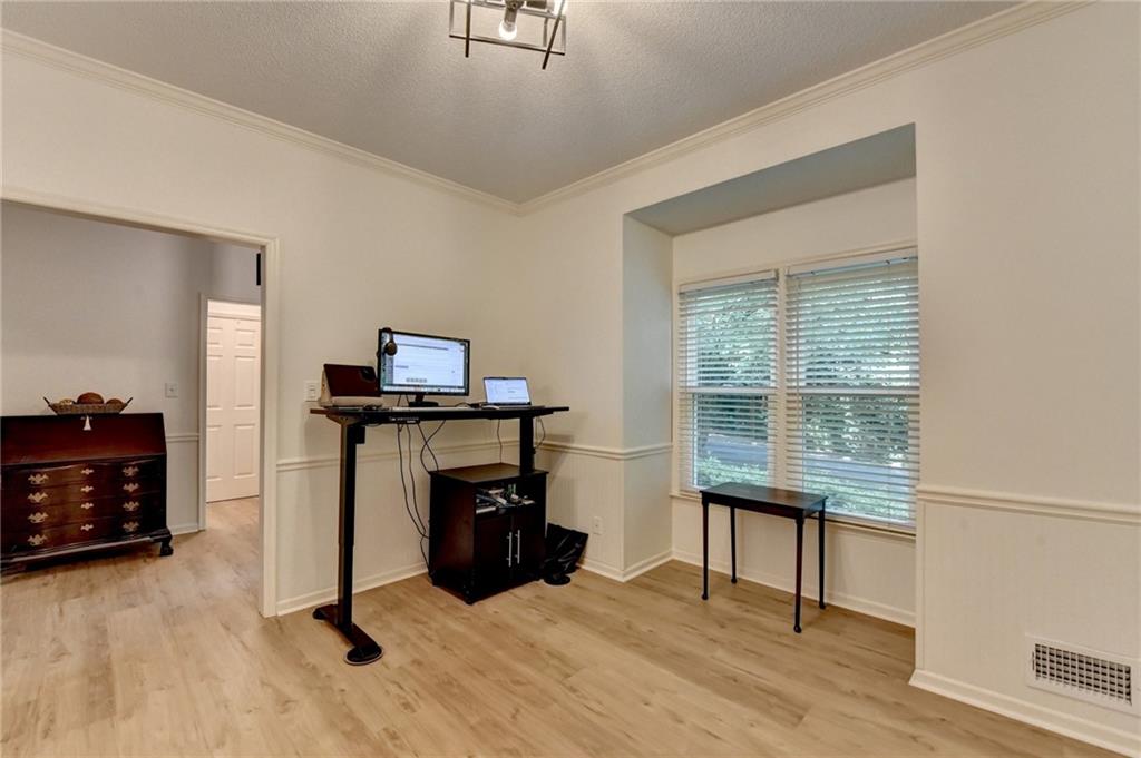 248 Riverview Trail, Roswell, Georgia image 7