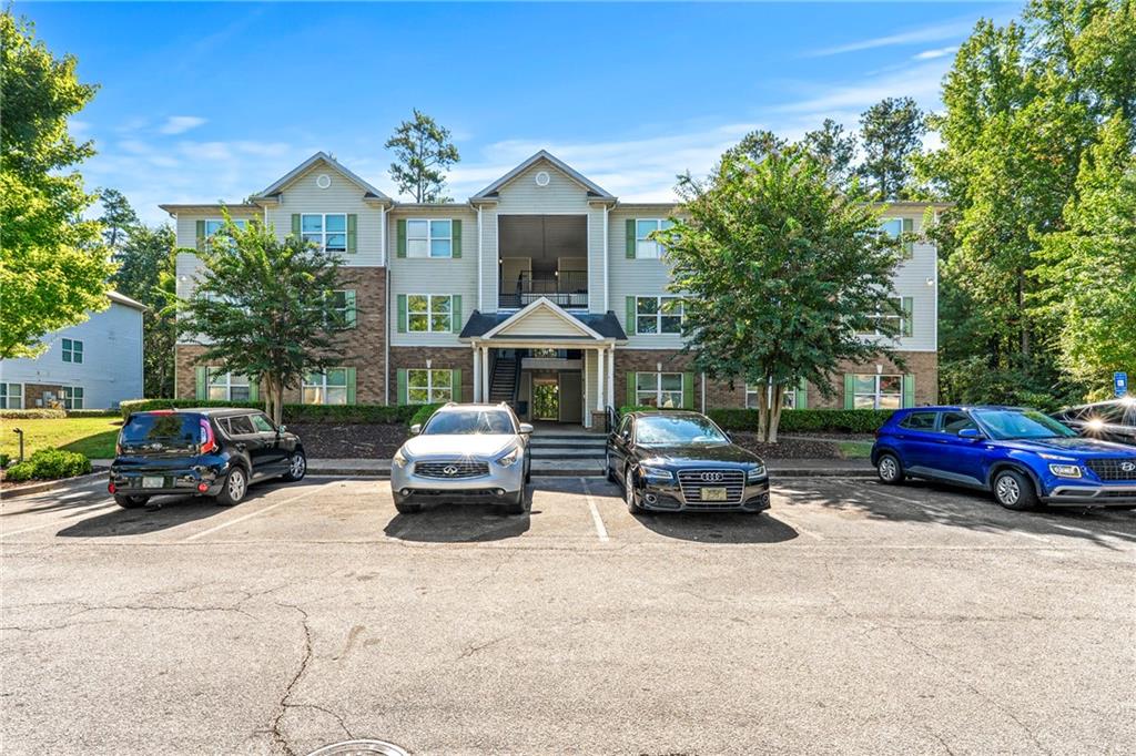 Discover comfort and convenience at 9202 Fairington Ridge Cir, a well-maintained second-floor condo offering 1,292 sq. ft. of living space in the heart of Lithonia.
This home features a 3 bedroom, 2 bath layout with a bright and open floor plan, perfect for both everyday living and entertaining. The kitchen flows easily into the dining and living areas, while washer/dryer connections add to your convenience. Each bedroom offers generous space and natural light, with the primary suite including its own private bath.
Living at Fairington Ridge means enjoying easy access to public transportation, I-20, and I-285, making commutes into downtown Atlanta and surrounding areas simple. You’ll also be just minutes from Stonecrest Mall, grocery stores, shopping centers, and a wide variety of local eateries.
Key Features:
3 Bedrooms | 2 Bathrooms | 1,292 sq. ft.
Open floor plan with natural light
Washer/dryer connections
Second-floor unit for added privacy
Convenient access to MARTA, I-20, and I-285
Close to Stonecrest Mall, shopping, and restaurants
Enjoy the best of Lithonia living in a condo that combines space, comfort, and convenience!