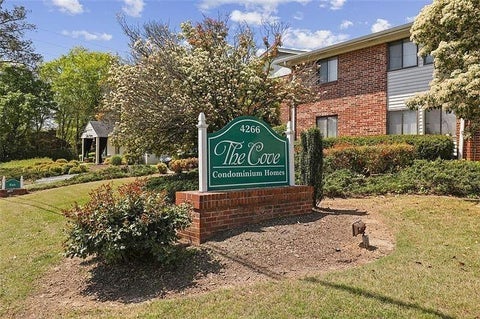 Condo For Rent - 4266 Roswell Road #K2<br/> Atlanta, GA 30342